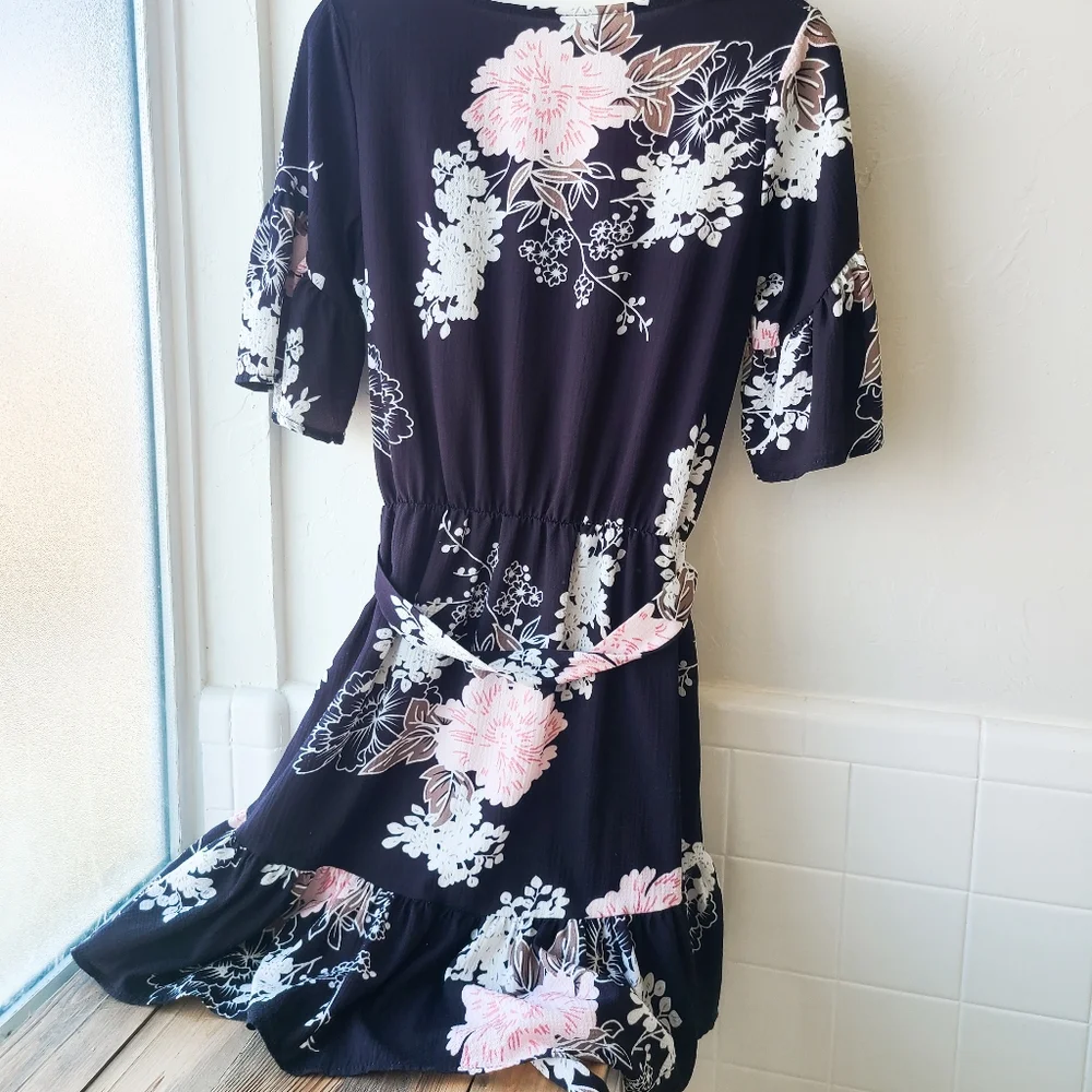 Black & Floral Spring/Summer Dress - Picture 2 of 2